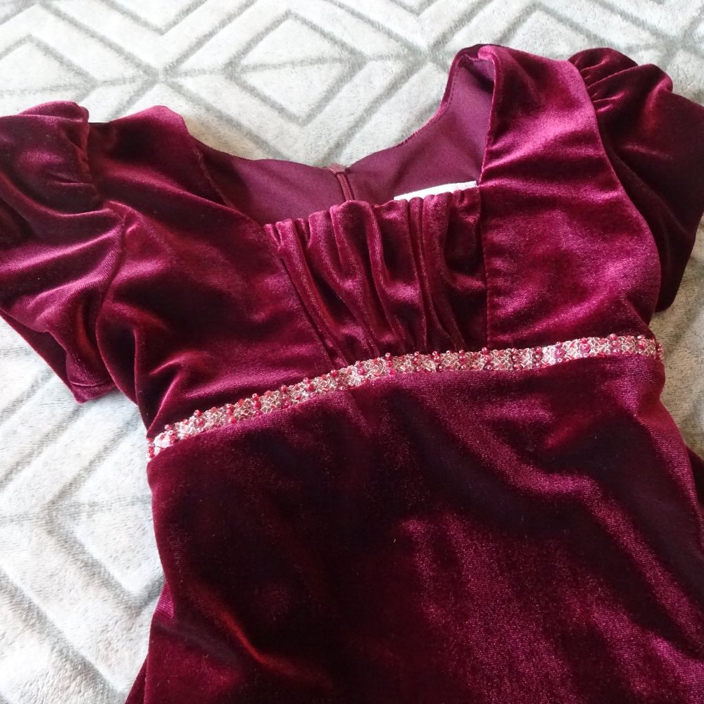 Jona Michelle "HOLIDAY RED VELVET SEQUIN" Dress Size 7 (EUC)
